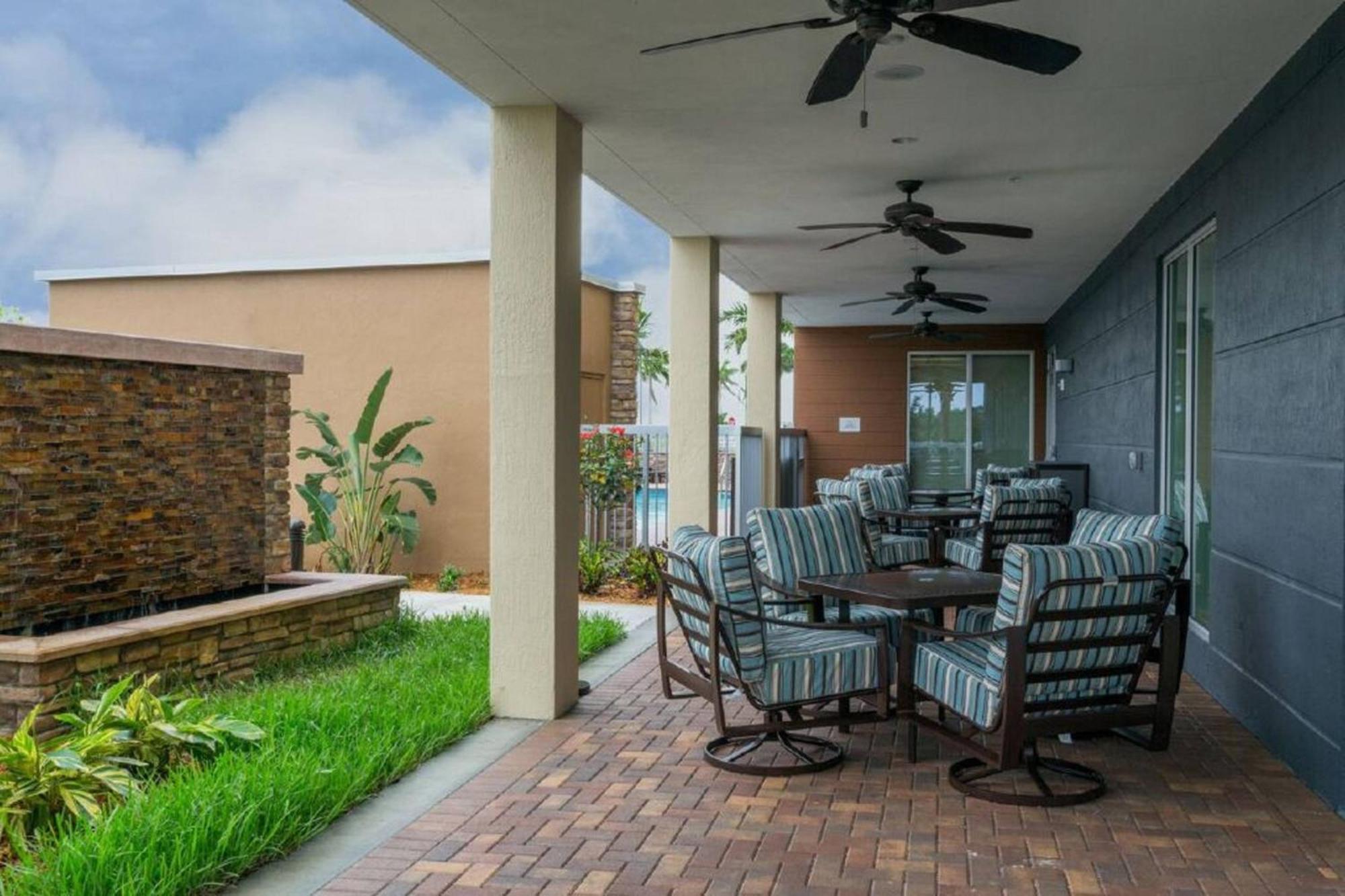 Fairfield Inn & Suites By Marriott Fort Lauderdale Pembroke Pines Exteriör bild